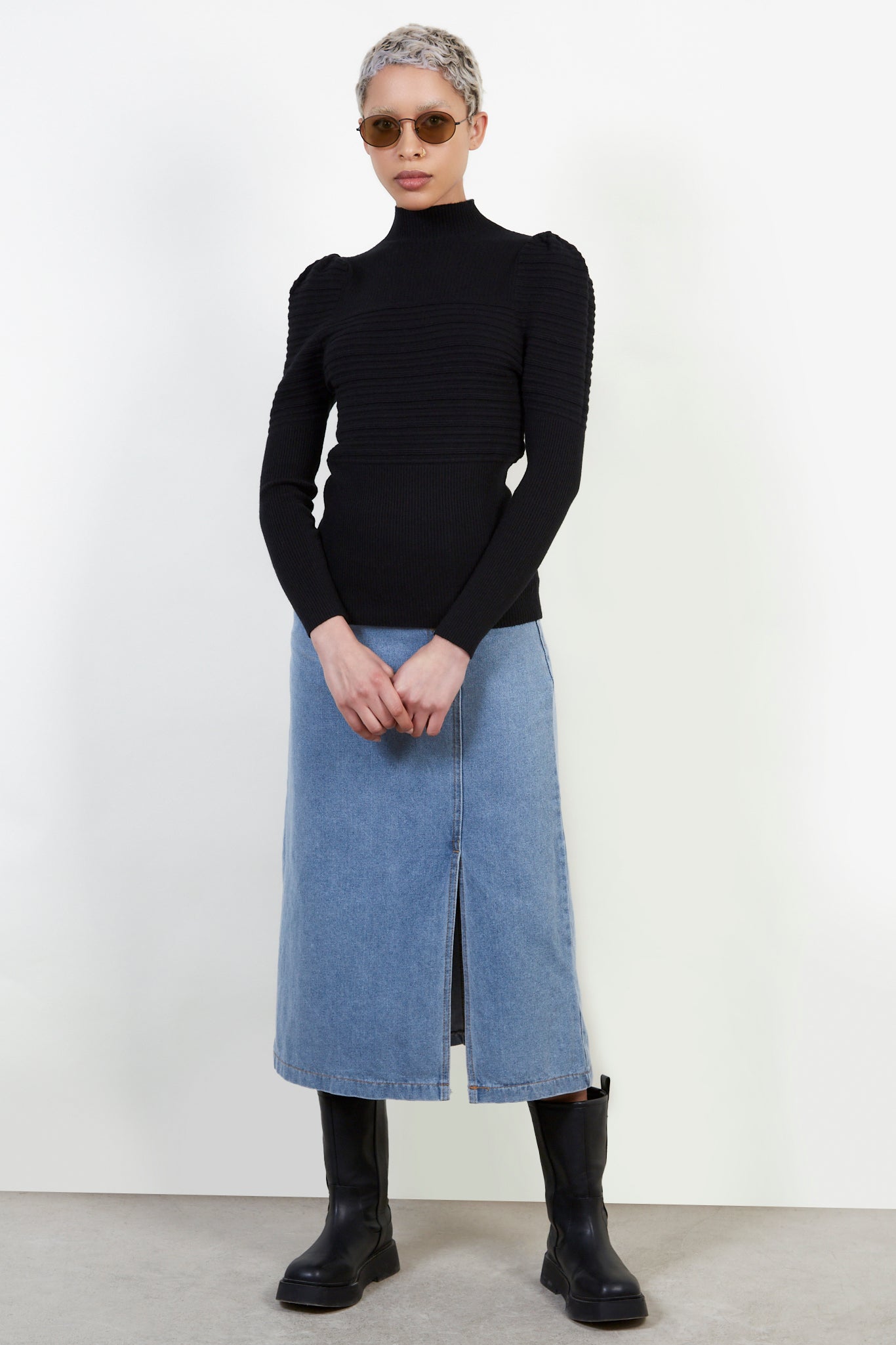 Black ribbed puff sleeve knit top_2