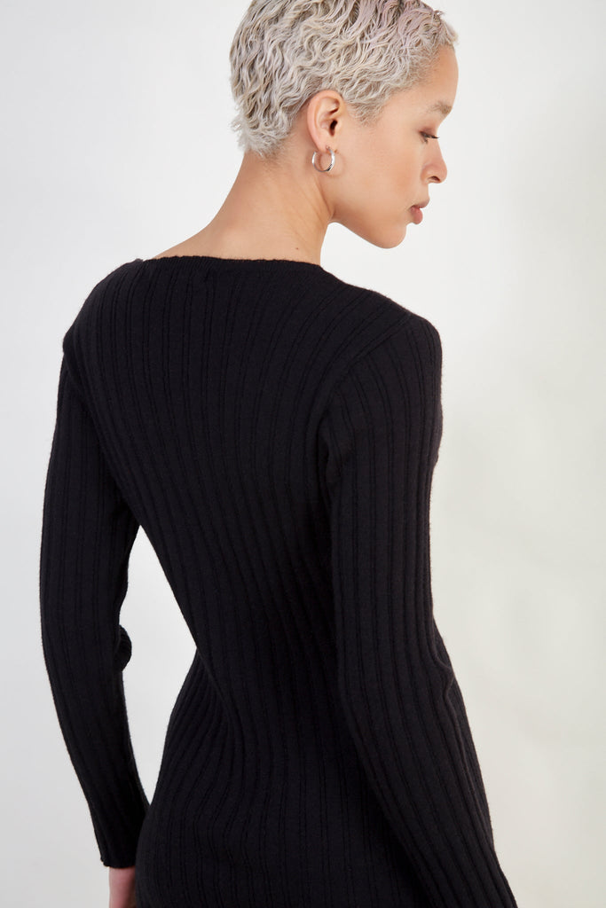Black ribbed pull front knit mini dress_4