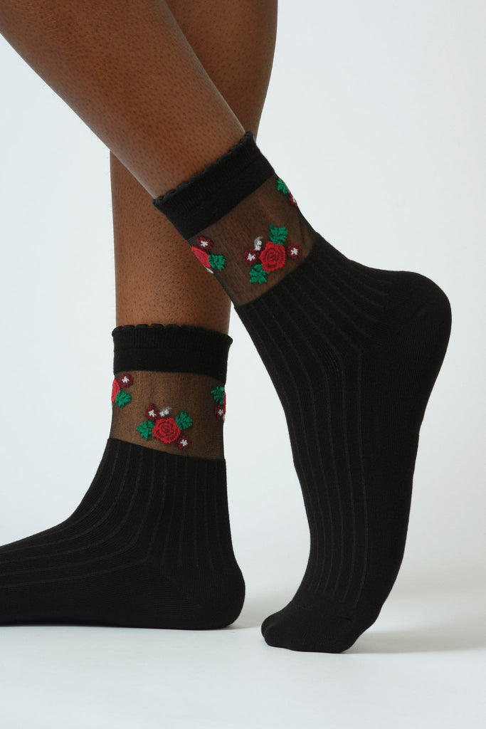 Black sheer ankle red roses socks_1