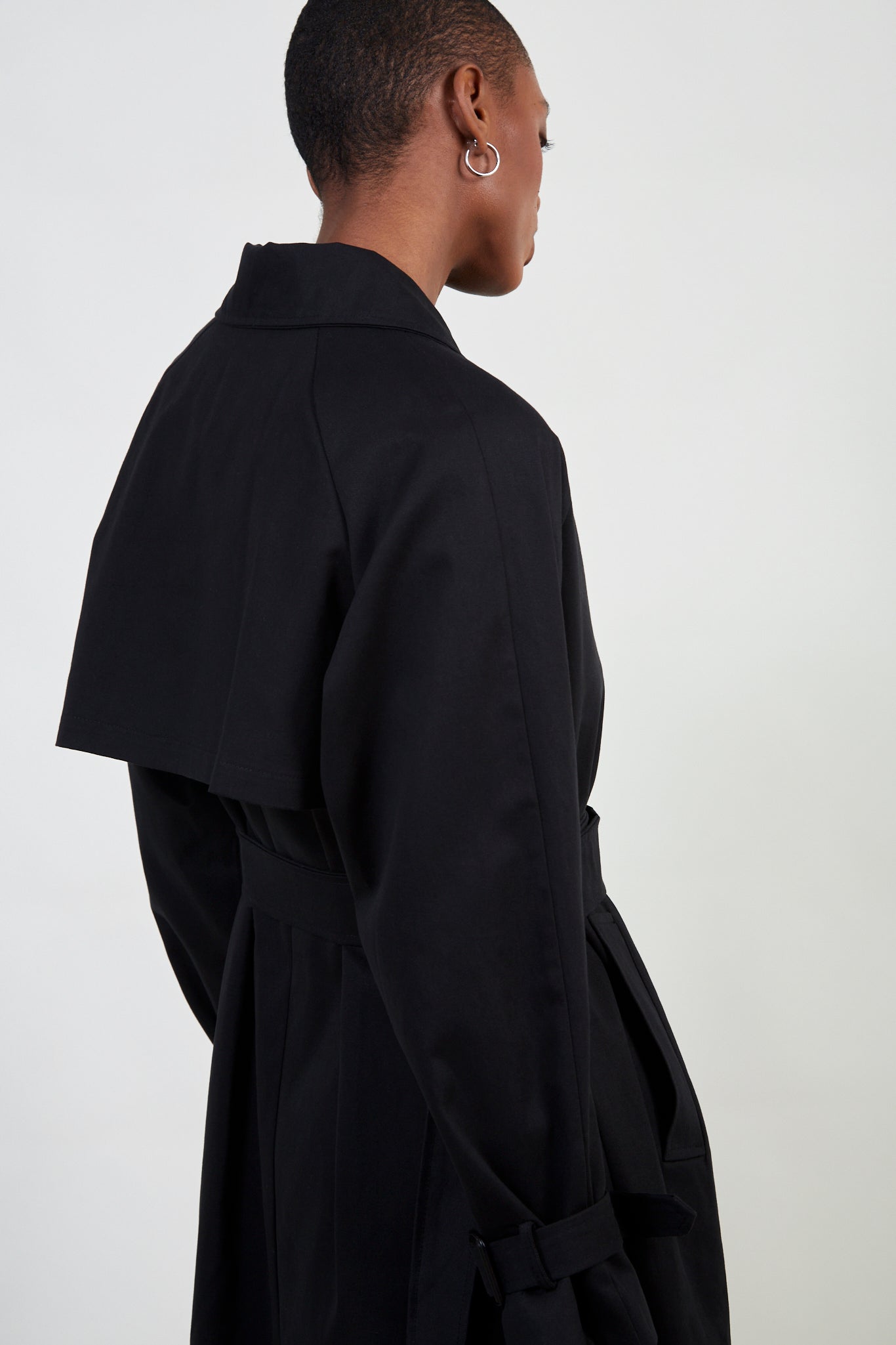 Black single breasted buckle detail trench coat_6