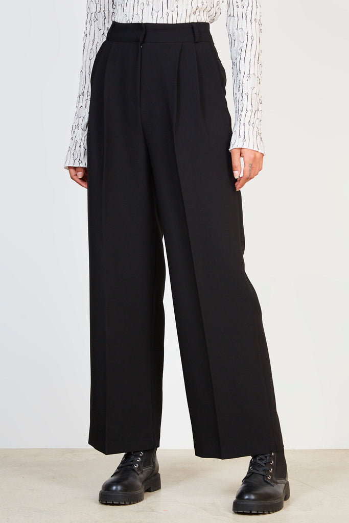 Black smooth front double pleat trousers_1