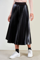 Black vegan leather long pleated skirt_1