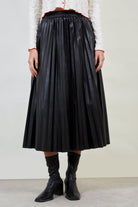 Black vegan leather pleated skirt_1
