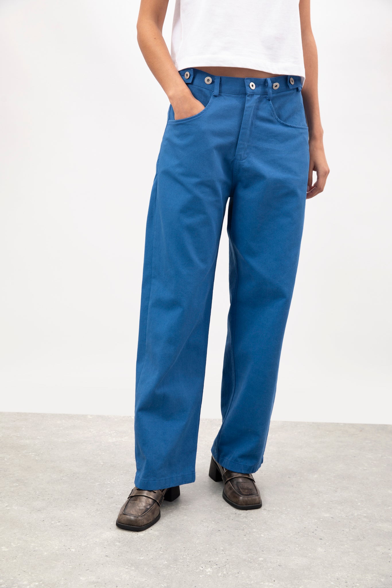 Blue adjustable waist double button jeans_1