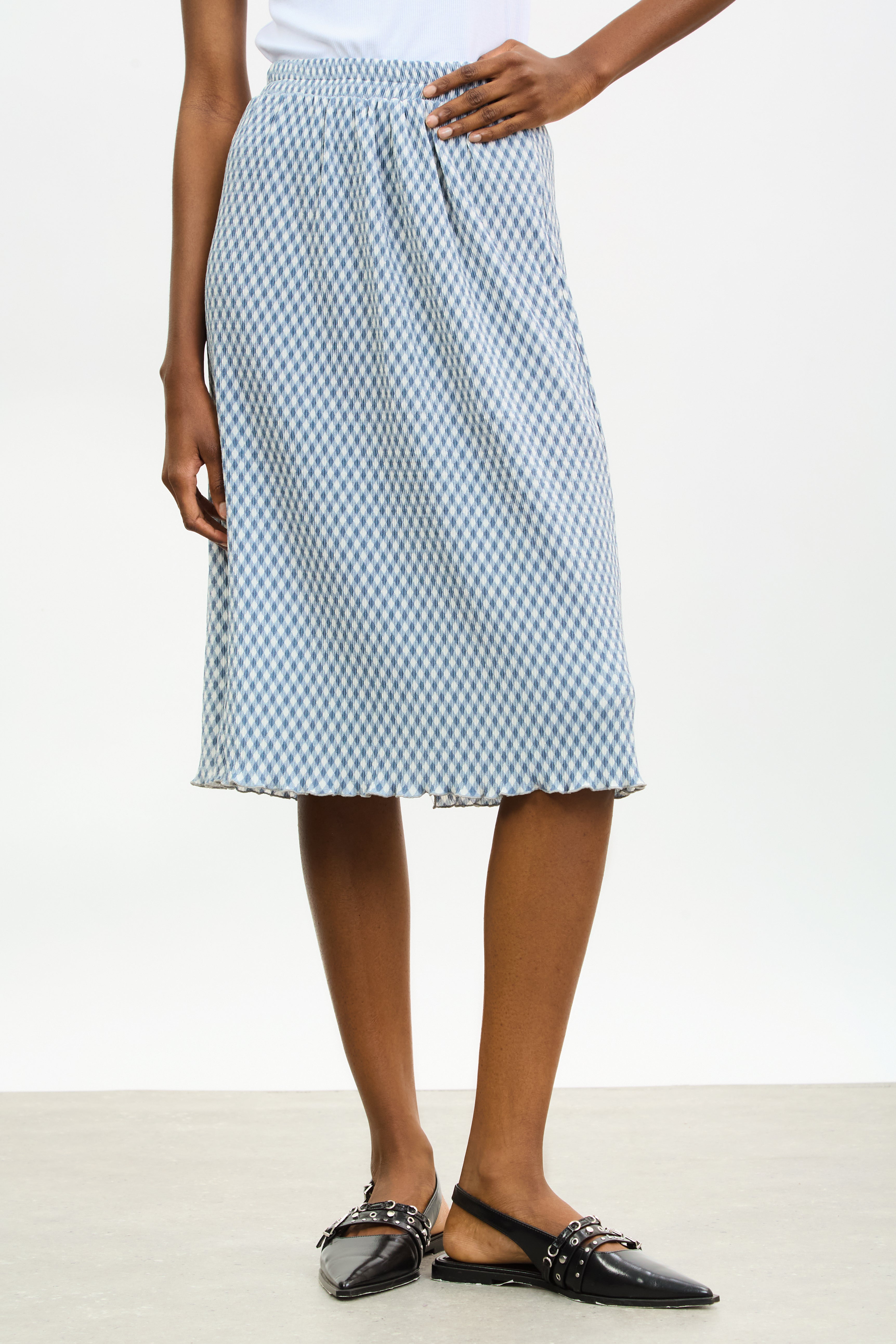 Blue and white biased gingham lettuce trim skirt_1