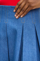 Blue denm contrast stitch box pleat skirt_3