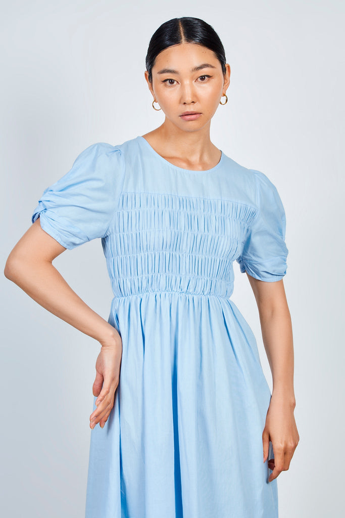 Blue ruched bodice puff sleeve dress_4