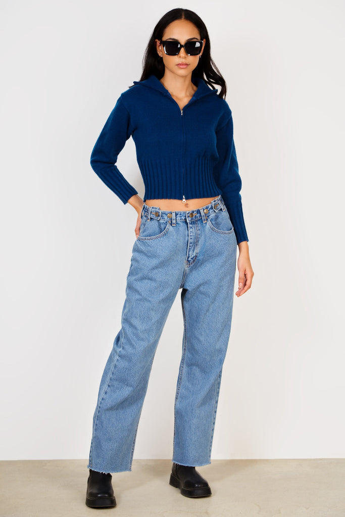 Blue washed denim button adjustable waist jeans_3