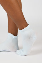 Blue large ruffle trim ankle socks_3