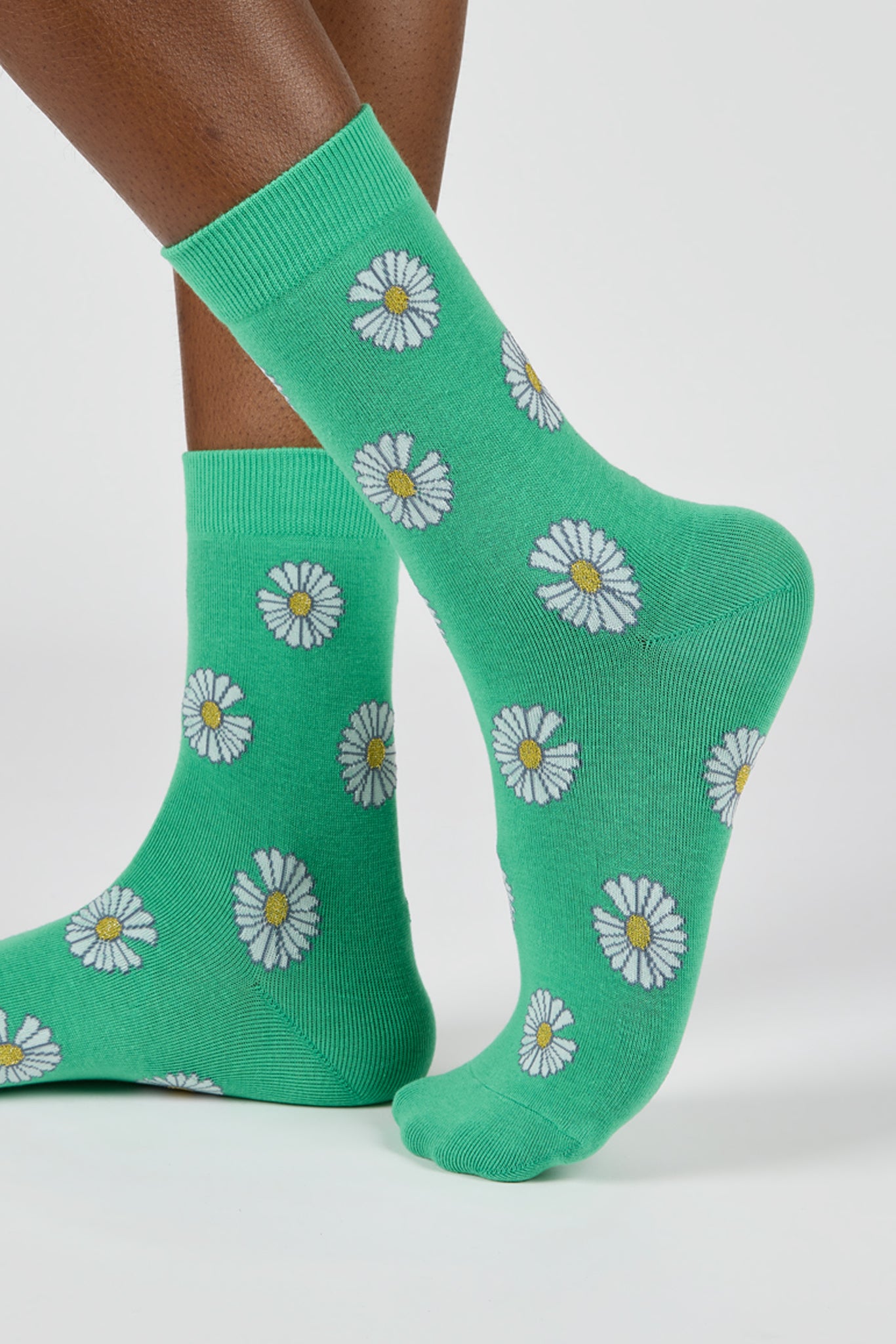 Bright green and ivory daisy print socks_1