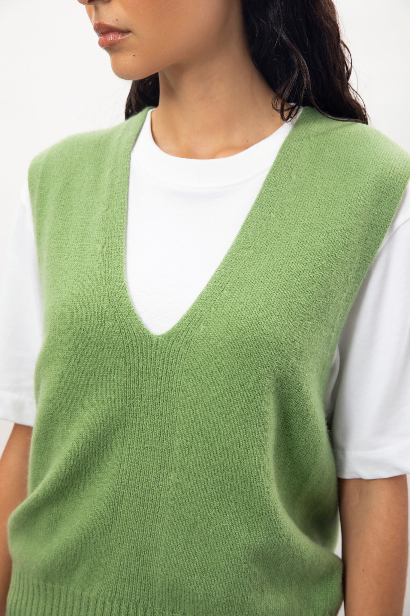 Bright green pure wool deep V knit vest_4