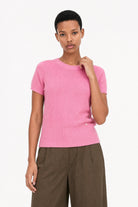 Bright pink thin ribbed tiered knit tee_1