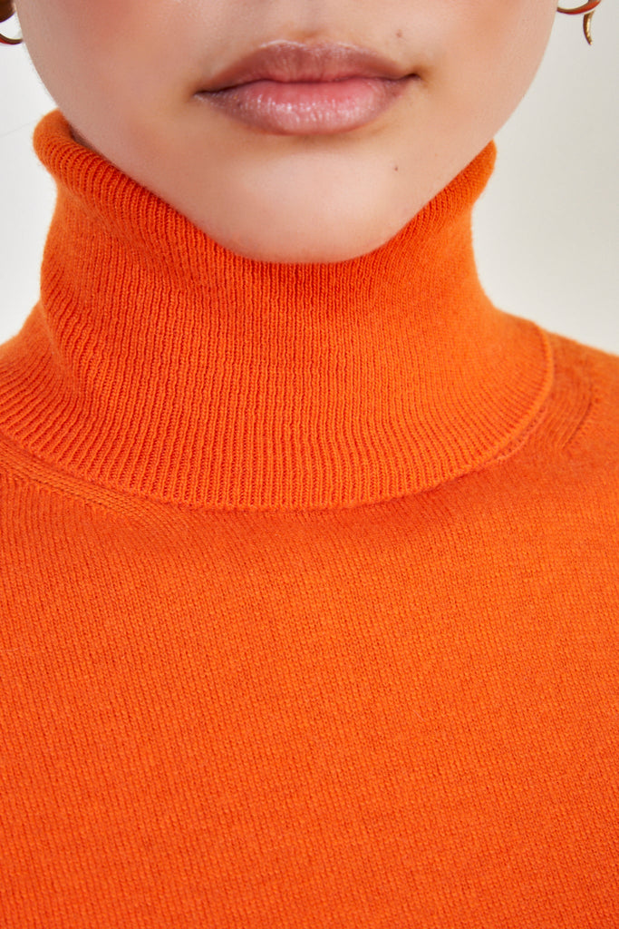 Bright orange cashmere blend turtleneck_3