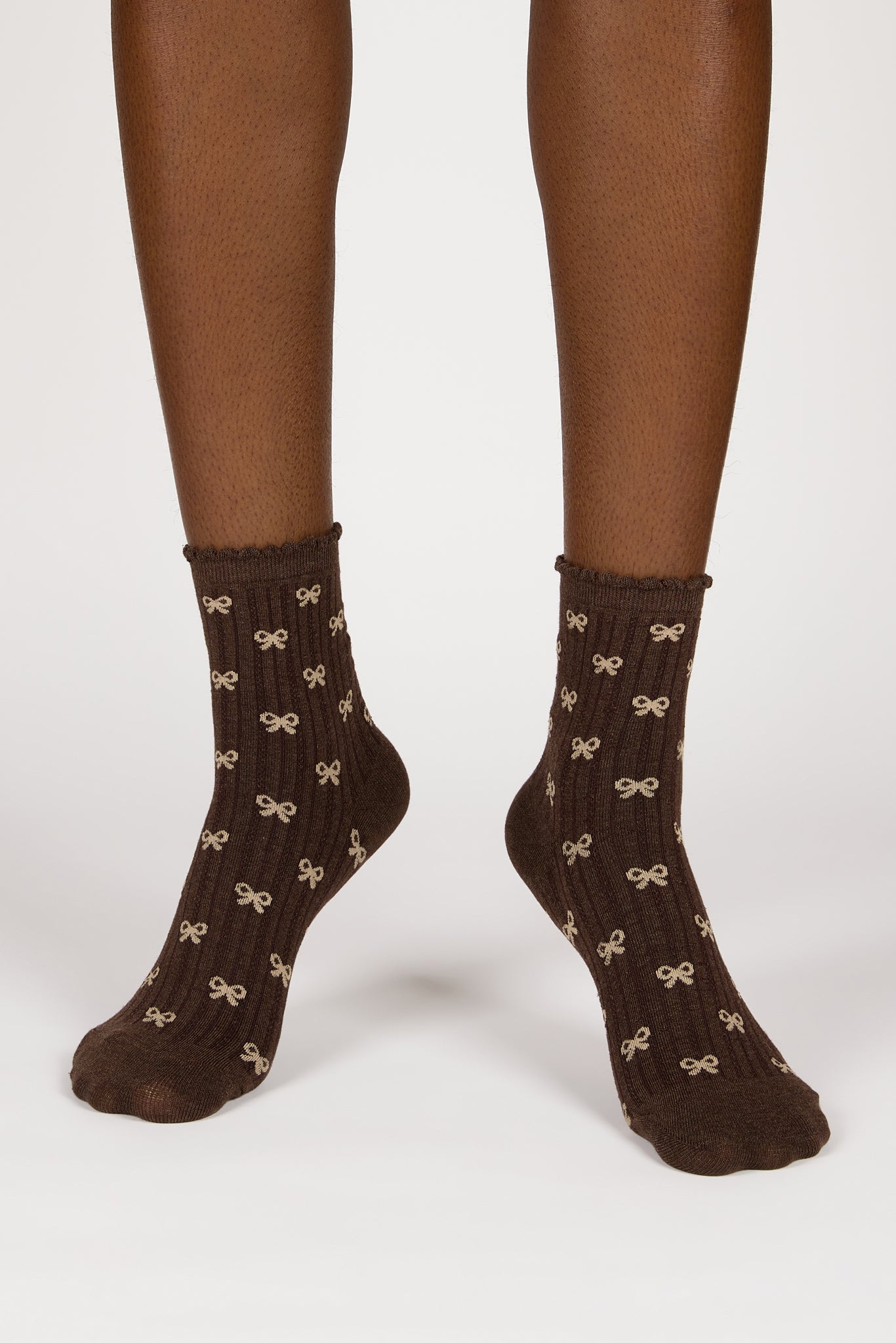 Brown and beige tiny ribbon socks_2