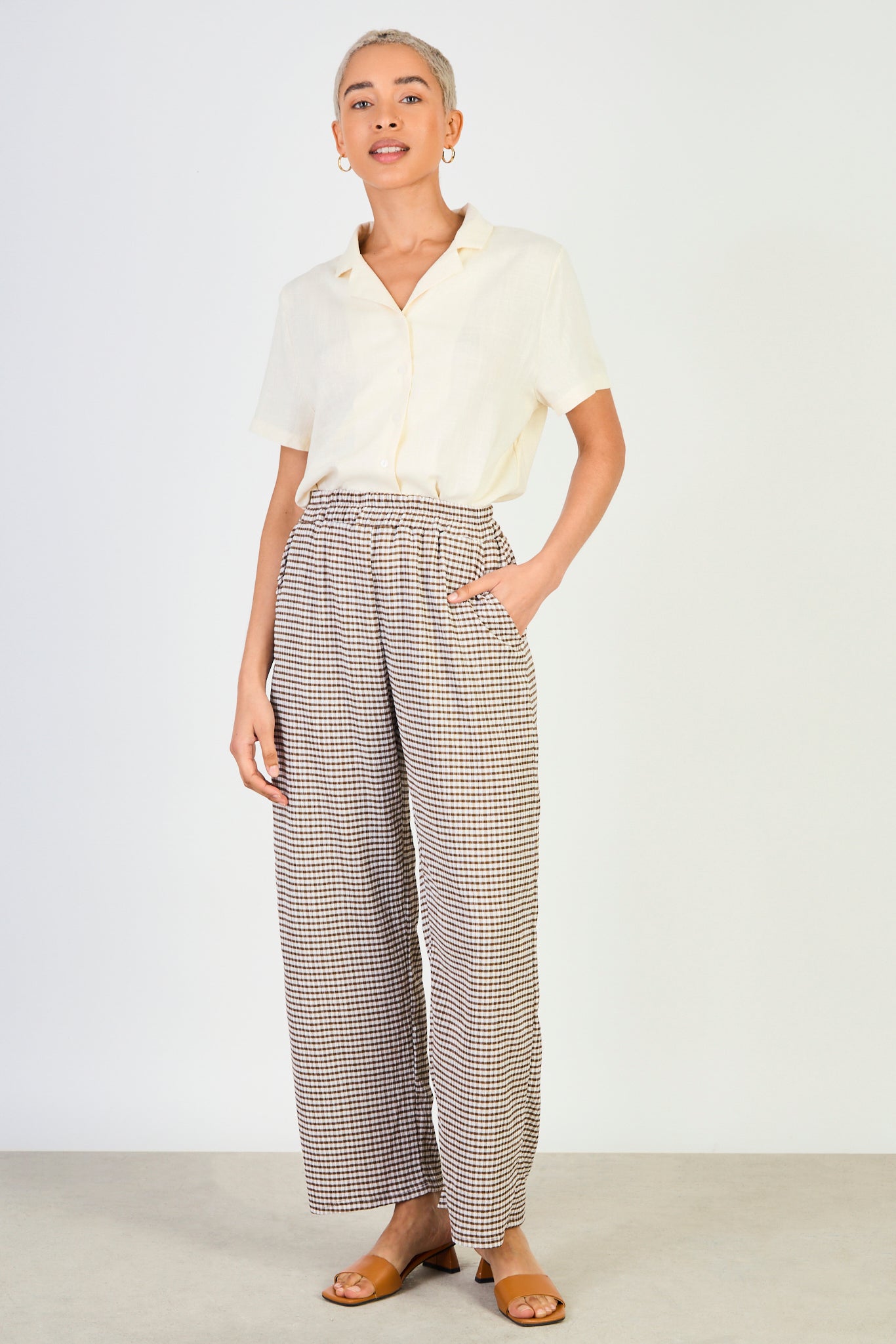 Brown gingham side pocket trousers_4