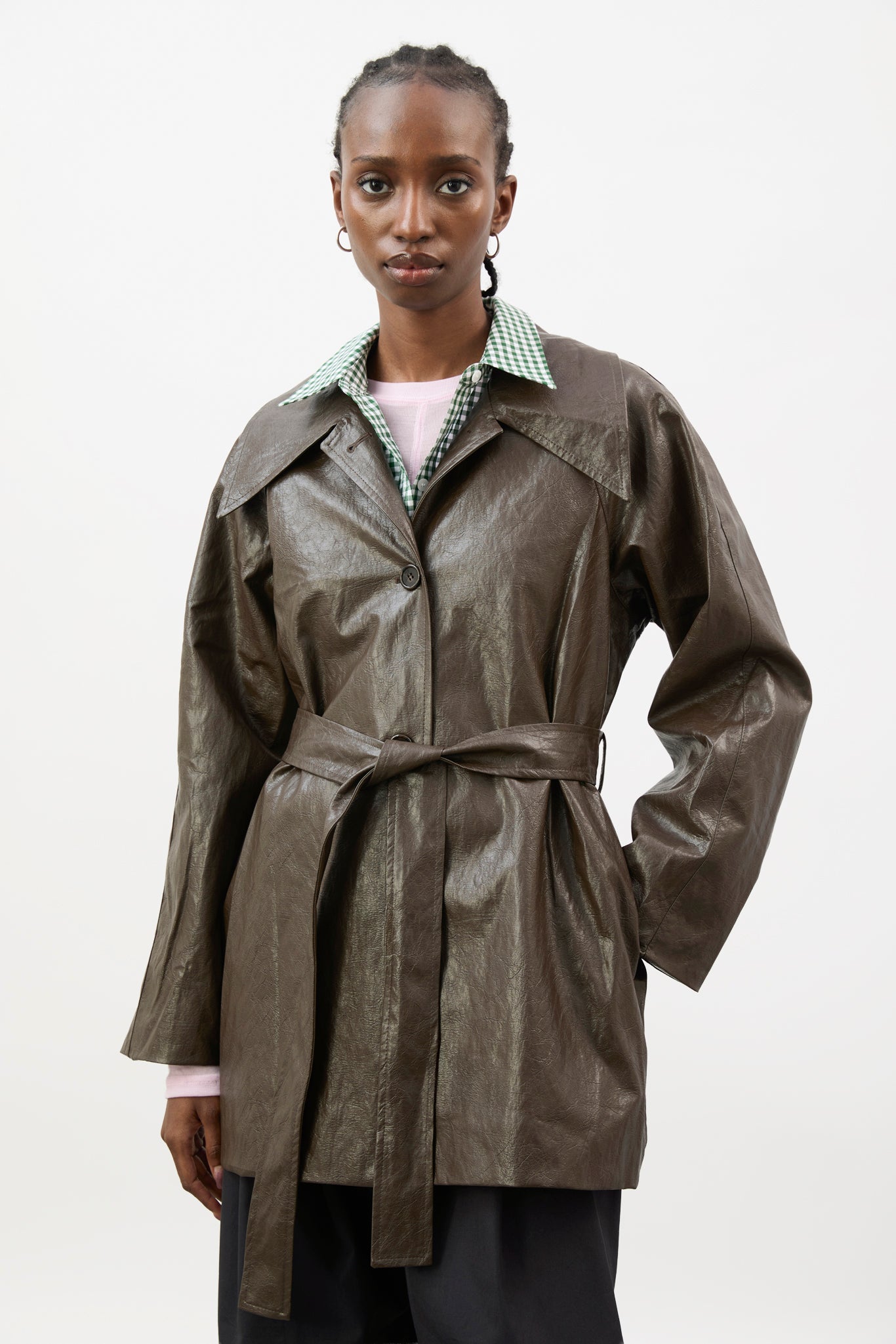 Brown shiny vegan leather large collar short trench coat_1