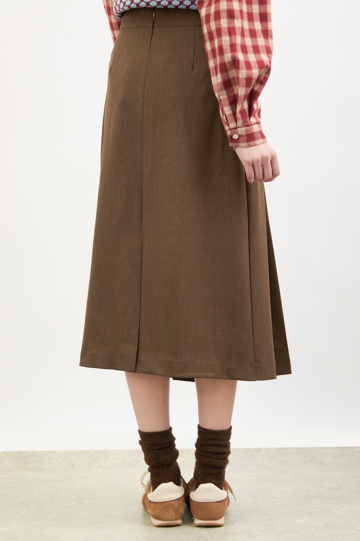 Brown smart large pleat skirt_2