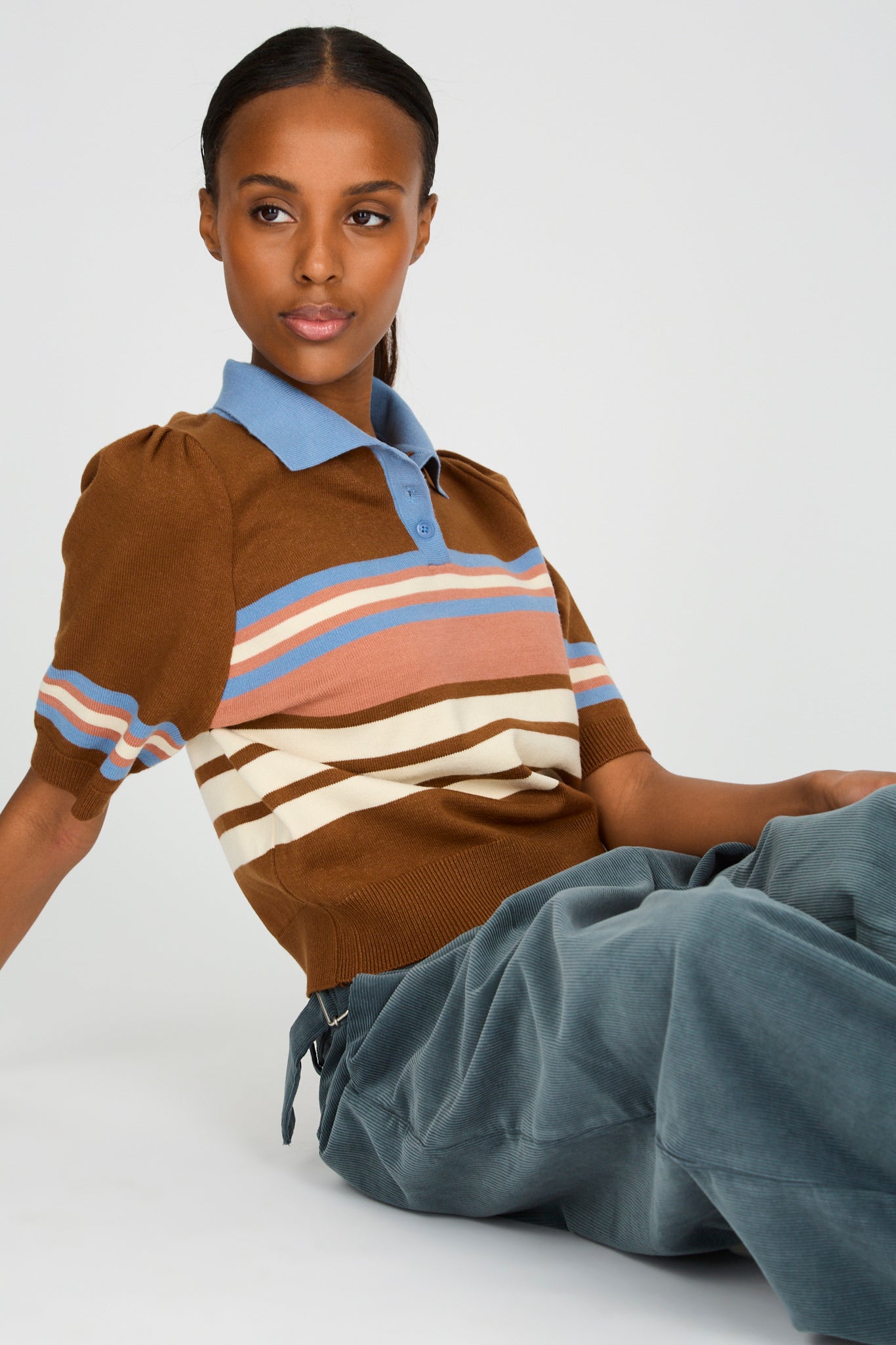 Brown striped blue collar knit tee_5