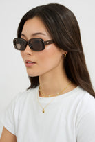 Brown thick rectangular sunglasses_4