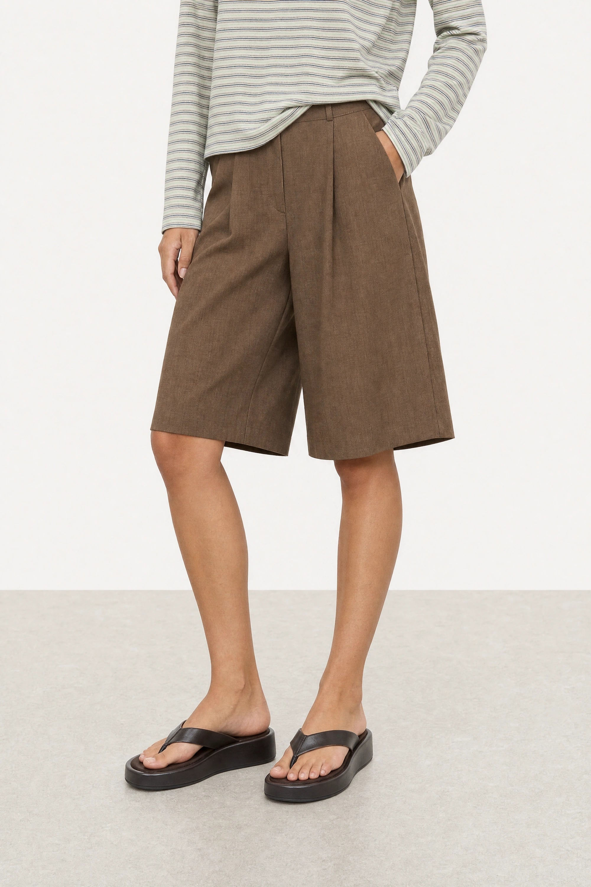 Brown smart pleated tailored shorts_3
