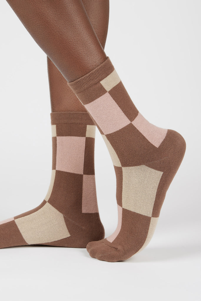 Brown and beige giant block check socks_1