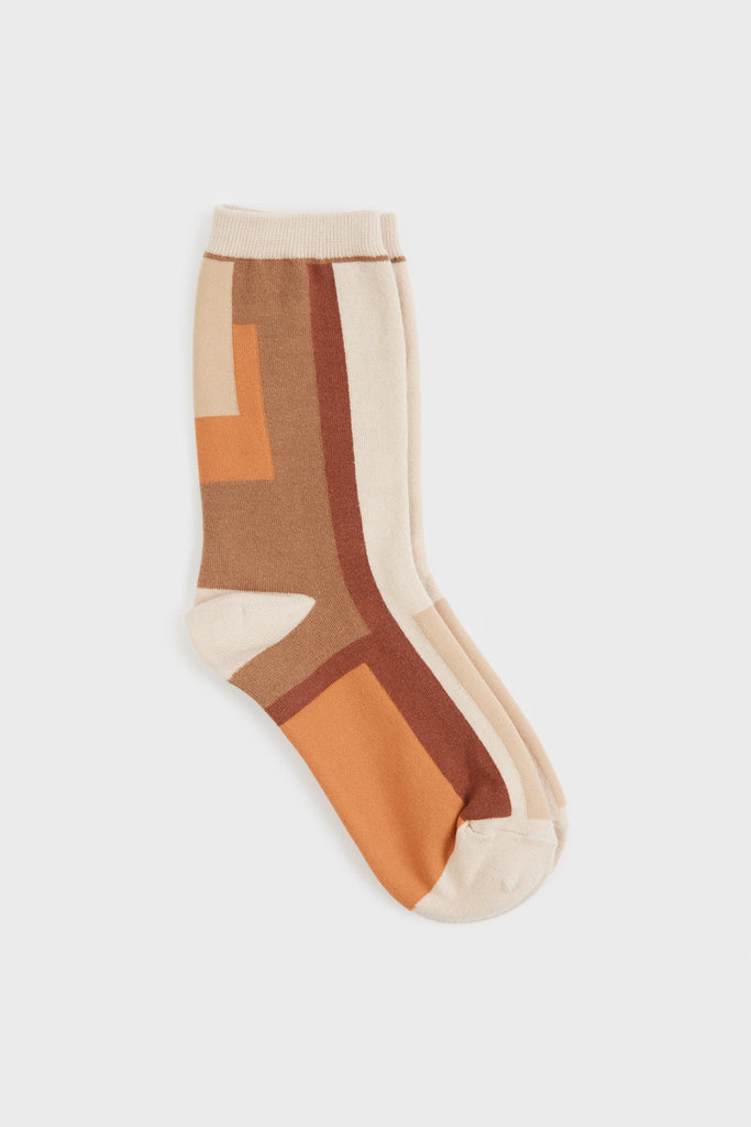 Brown geometric blocks socks_2