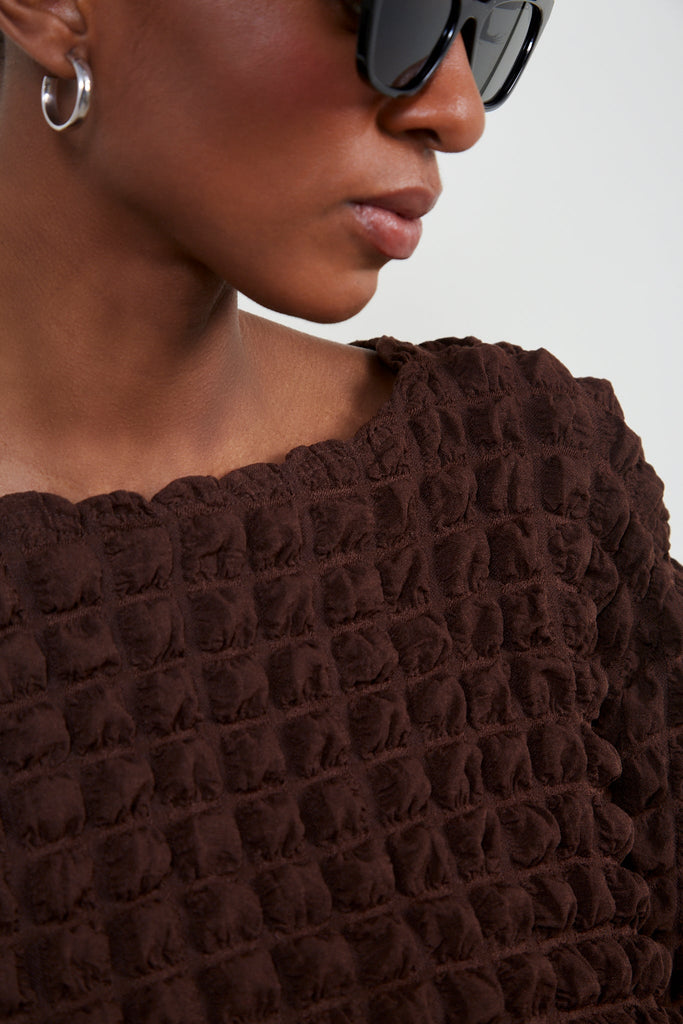 Brown textured puff long sleeve top_3