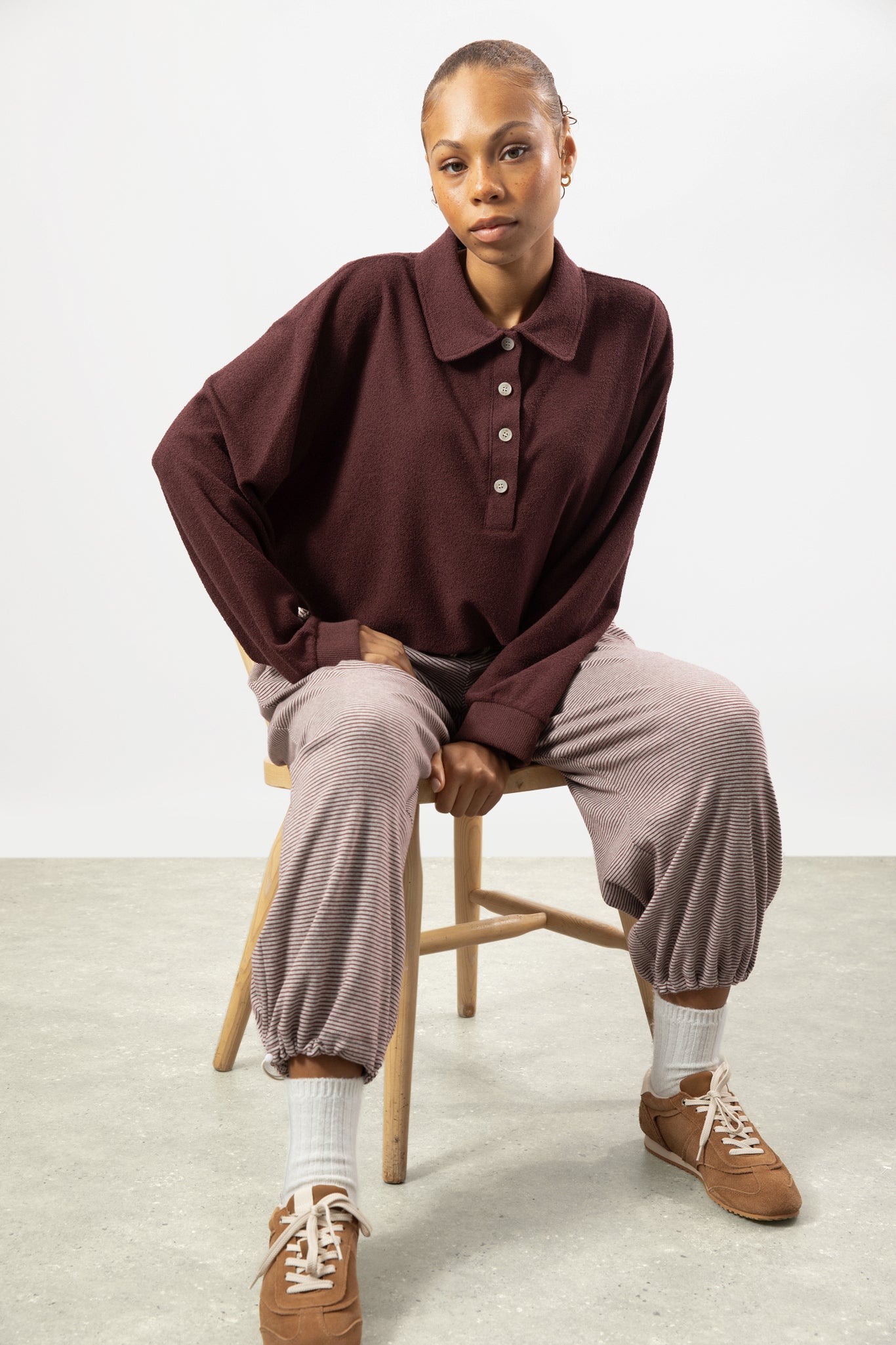Burgundy horizontal striped jersey drawstring trousers_5