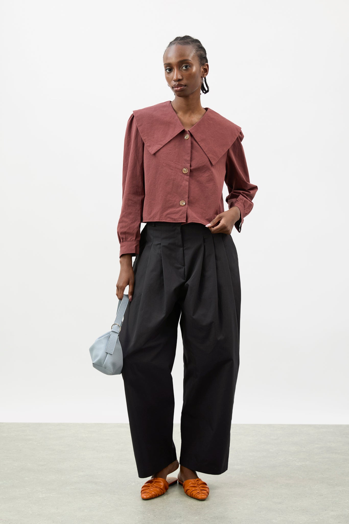 Burgundy pointed giant collar shirt_4