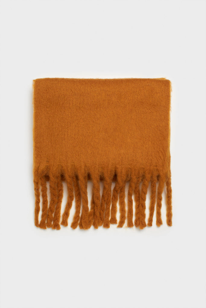 Camel fuzzy thick scarf_1