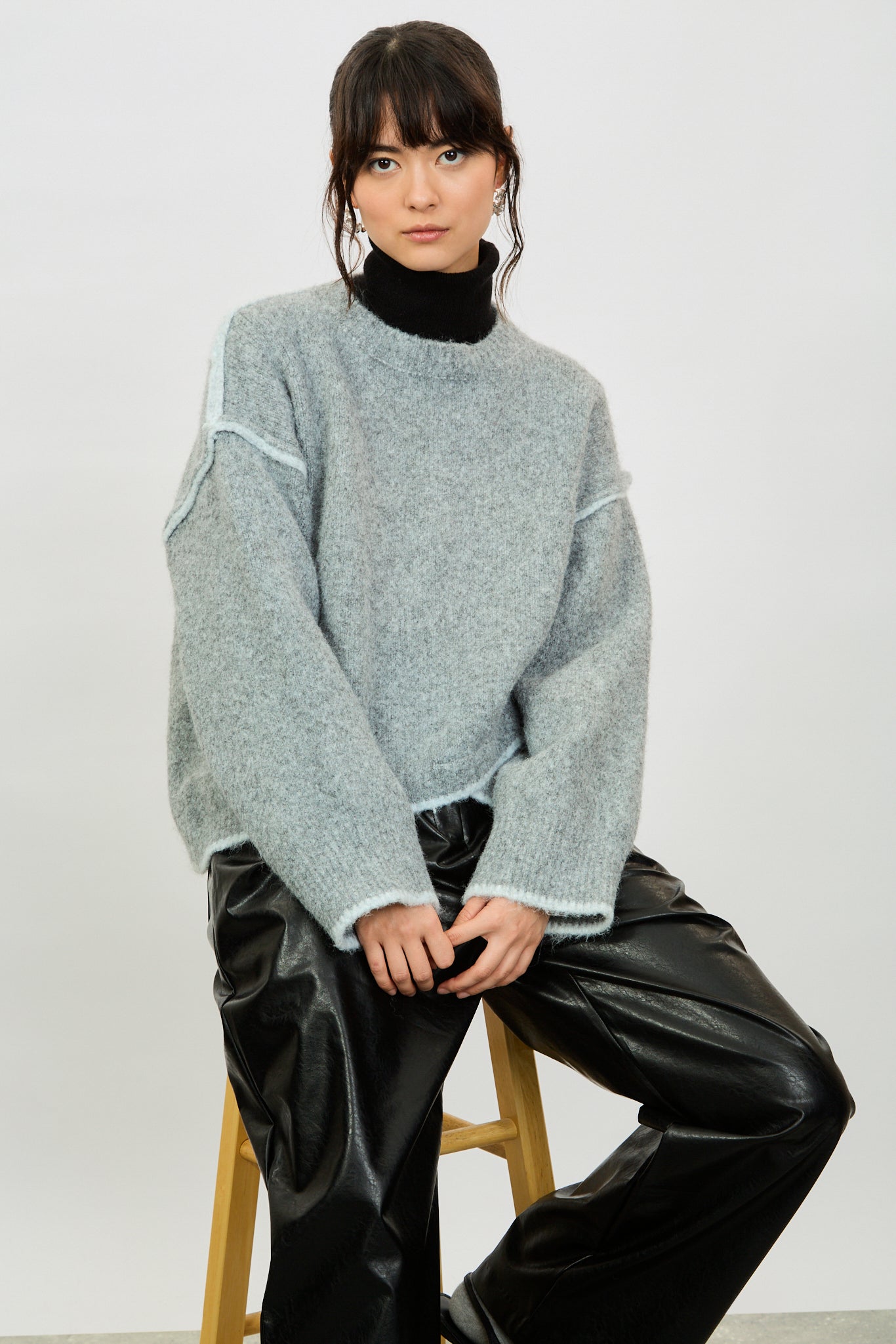 Charcoal and light grey wool blend asymmetric hem jumper_5