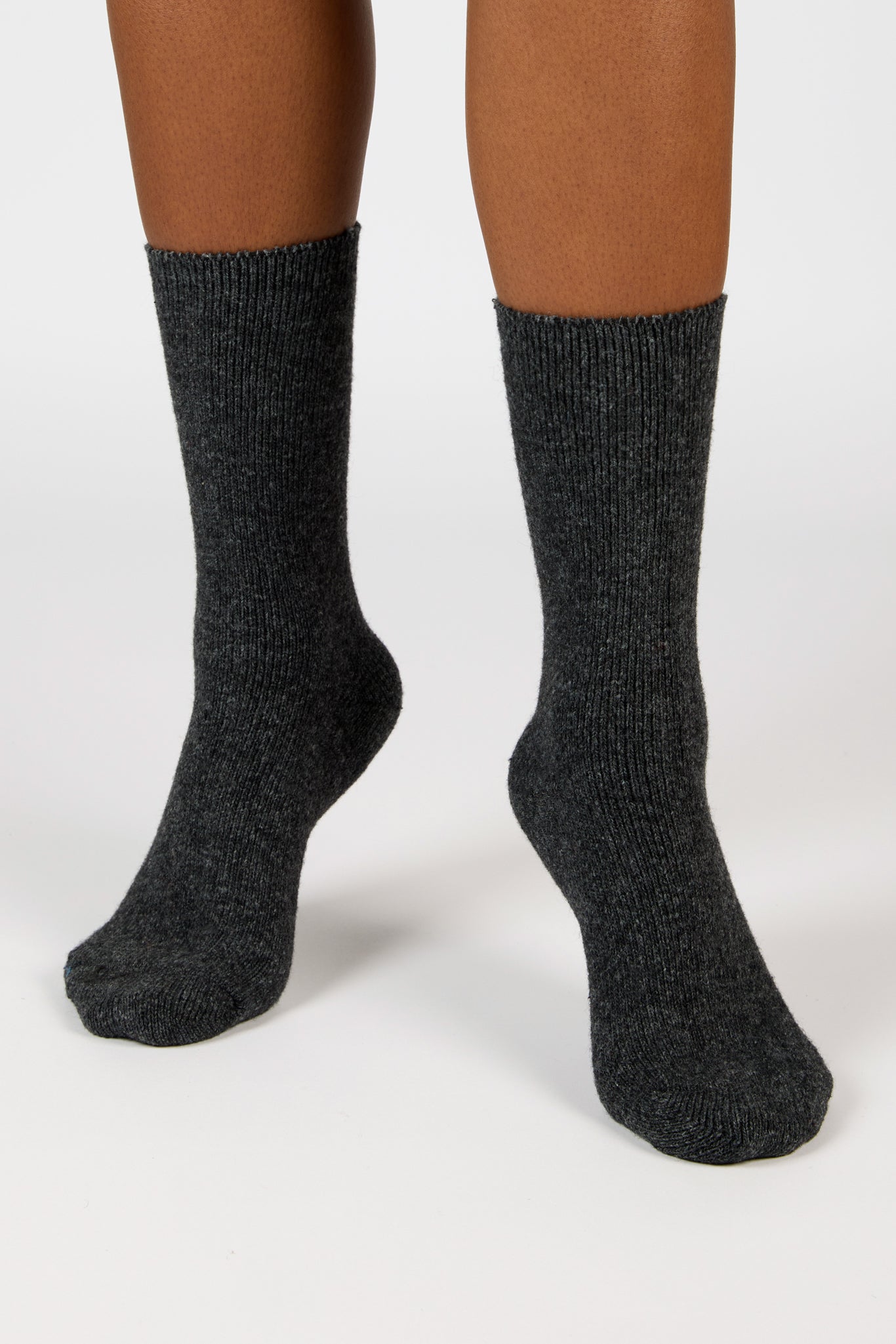Charcoal smooth wool blend socks_3