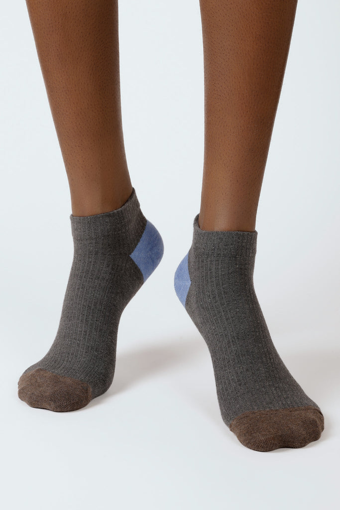Charcoal grey tricolor ankle socks_2