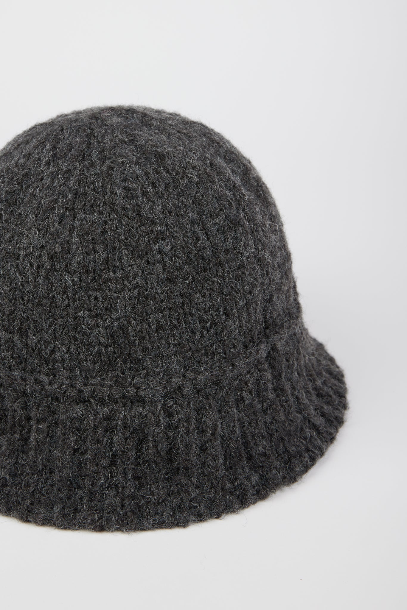 Charcoal knit ribbed trim bucket hat