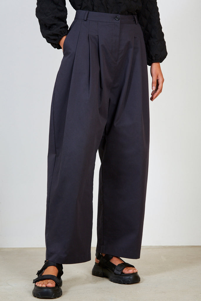 Navy multipleat trousers_1