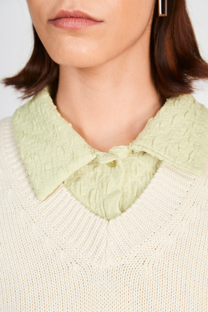 Cream V neck sweater vest_4
