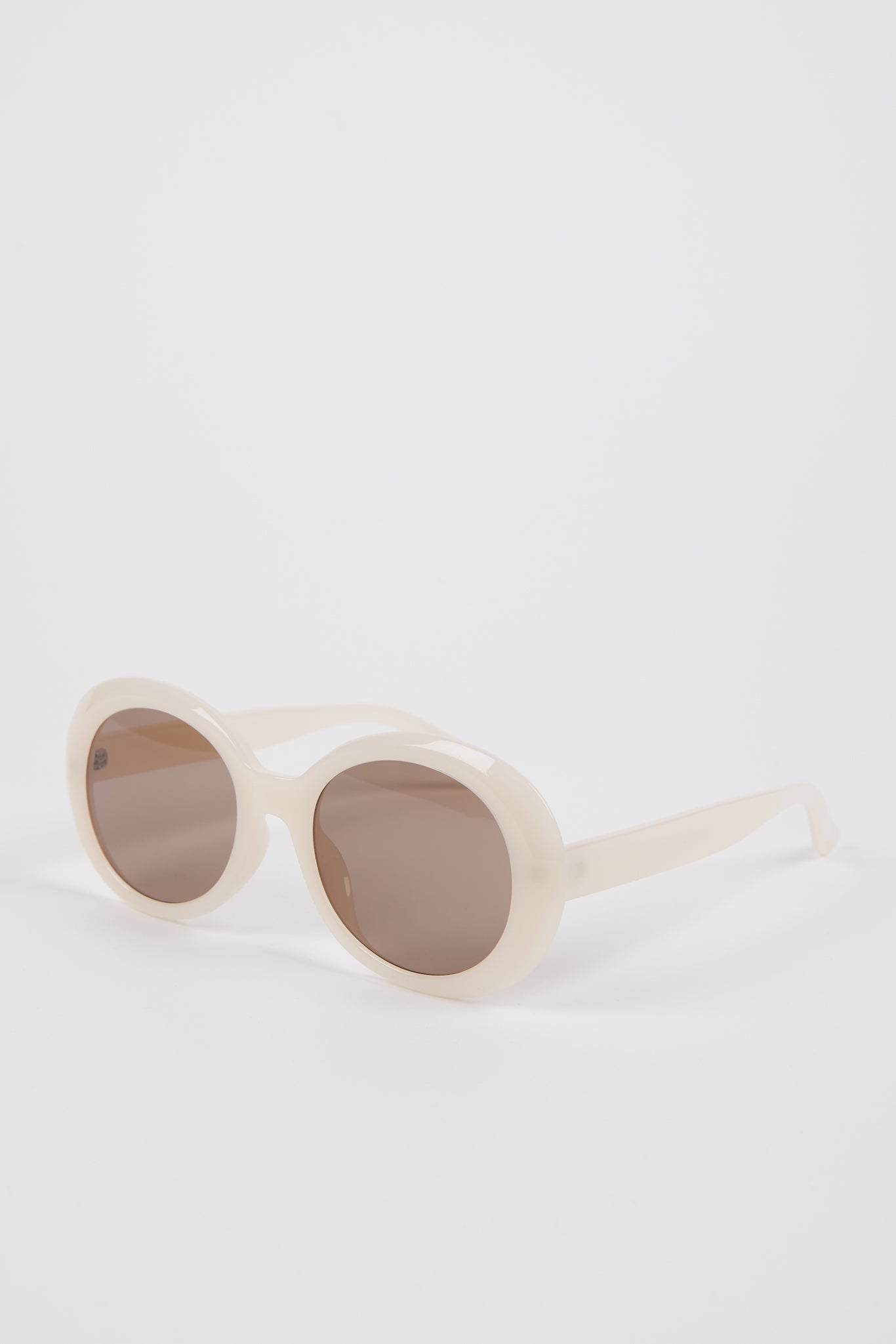 Cream and brown lens round sunglasses_2