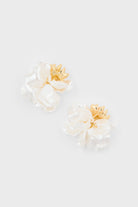 Crinkled pearl organic flower gold trimmed earrings_1