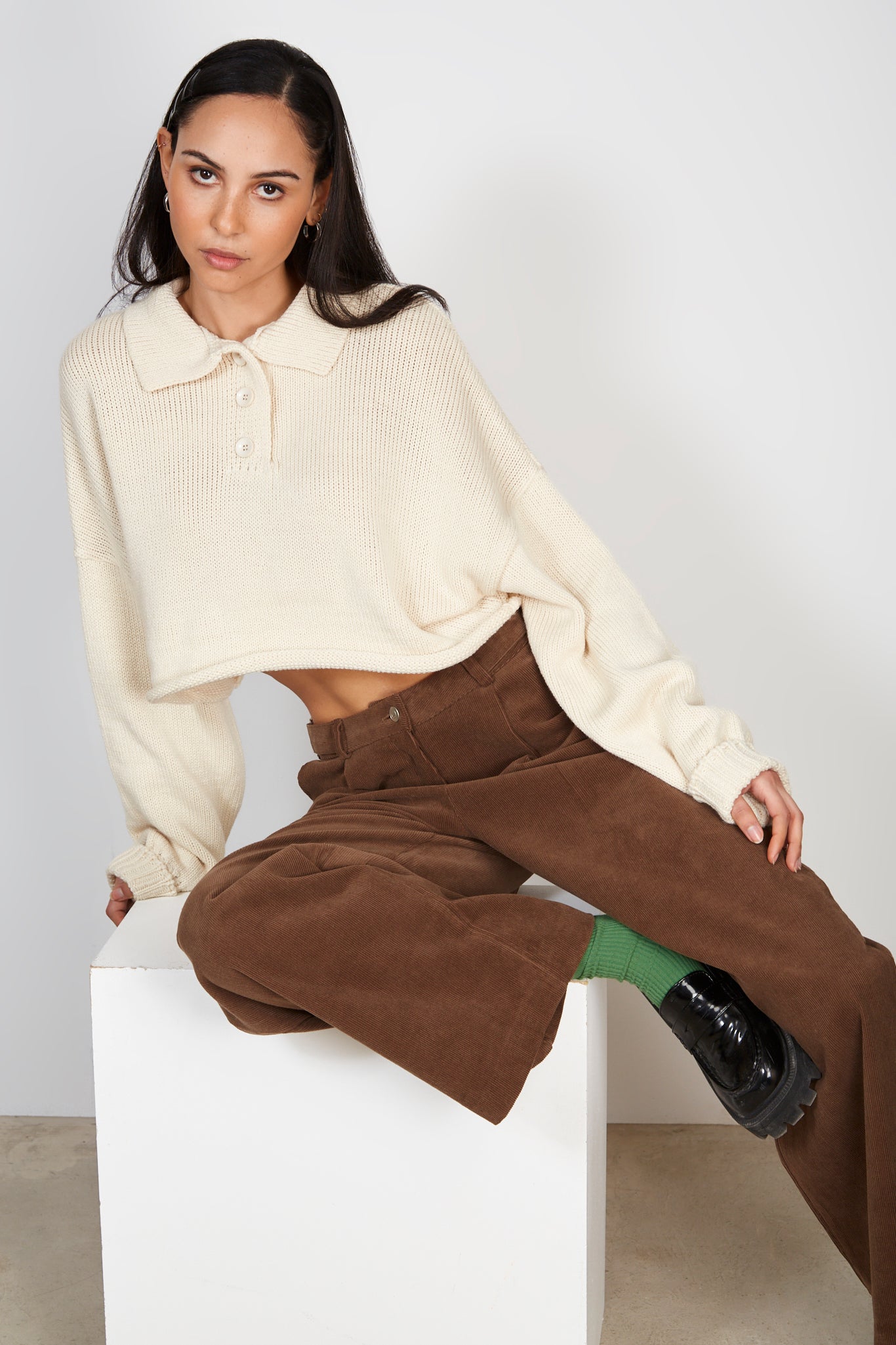 Dark brown cinch waist corduroy trousers_5