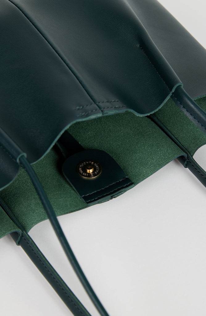 Dark green vegan leather pinched strap tote bag_2