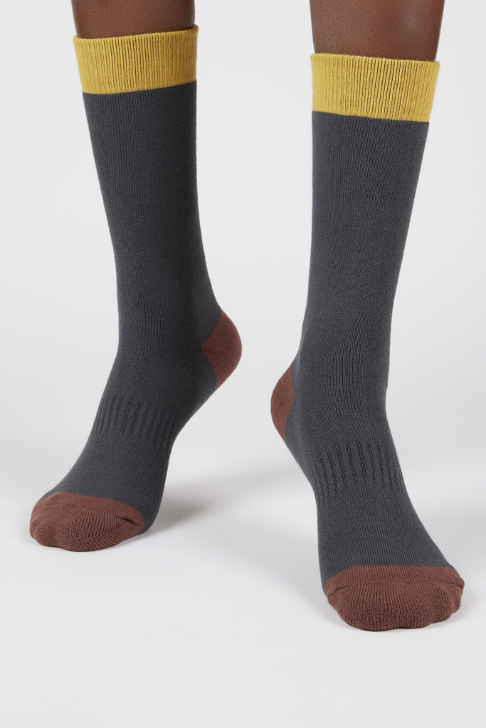 Dark grey smooth tricolour block socks_4