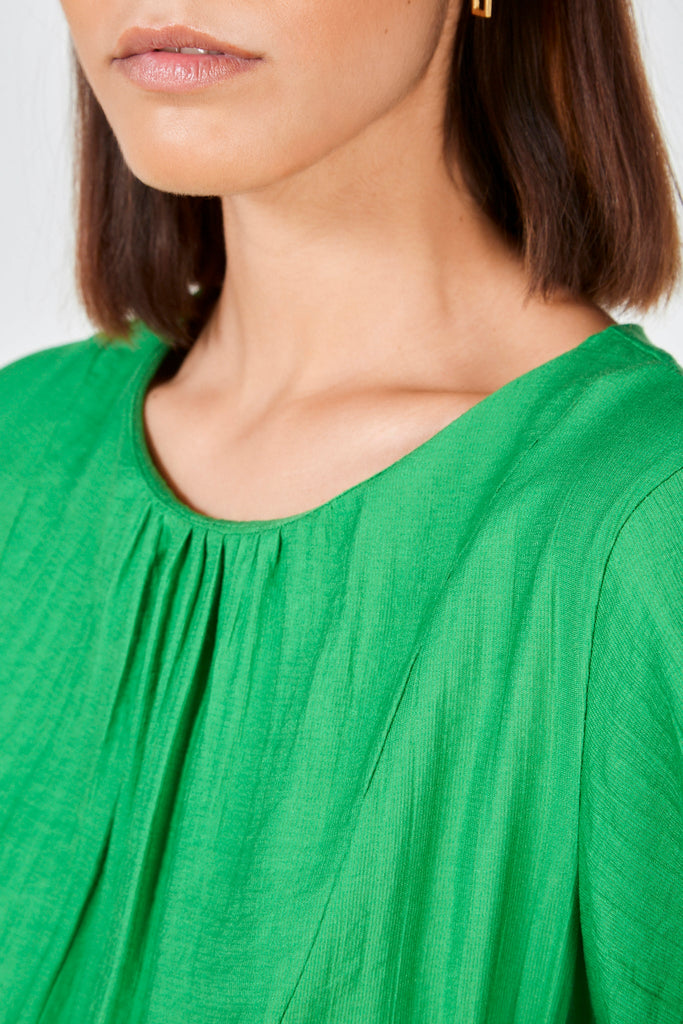 Emerald green puff sleeve dress_5