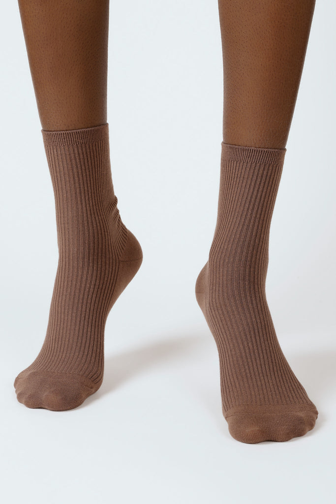 Cocoa brown classic ribbed socks_2
