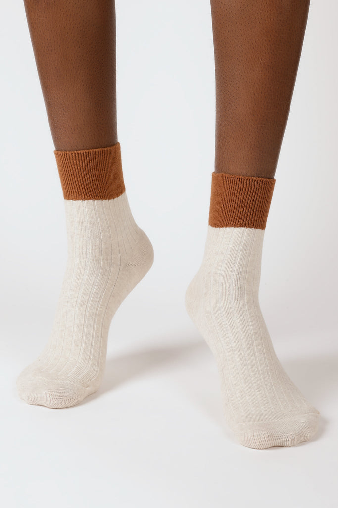 Oatmeal and brown candy colourblock socks_2