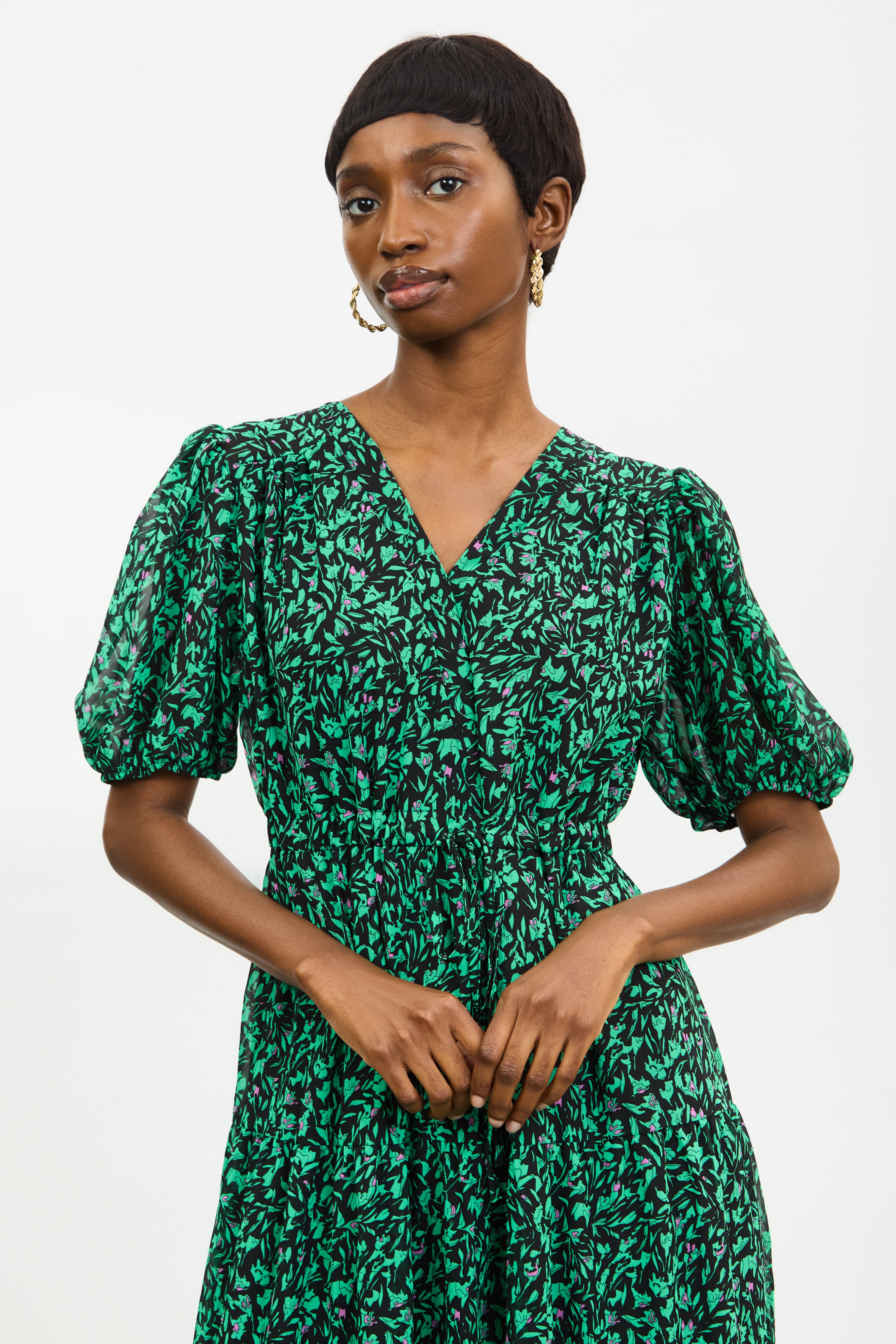 Green and black floral print V neck midi dress_3