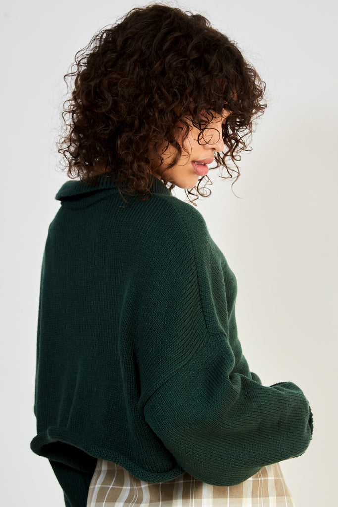 Green button neck cropped wide jumper_3