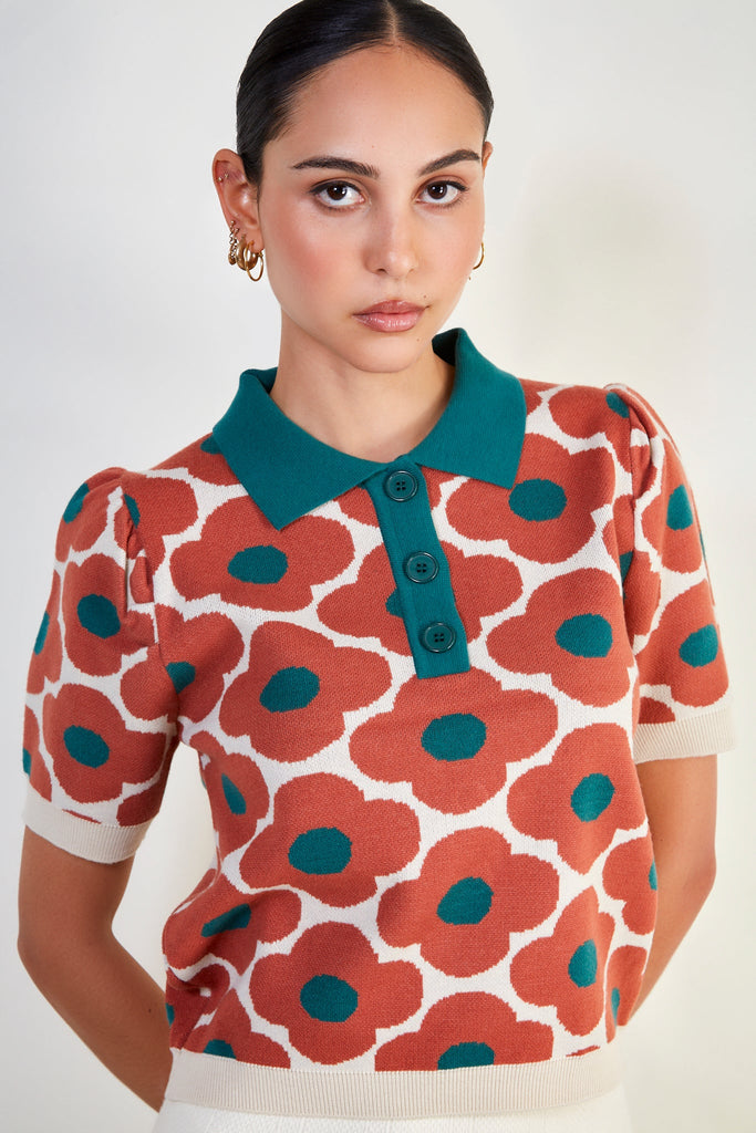 Green and red collar intarsia floral knit polo_1