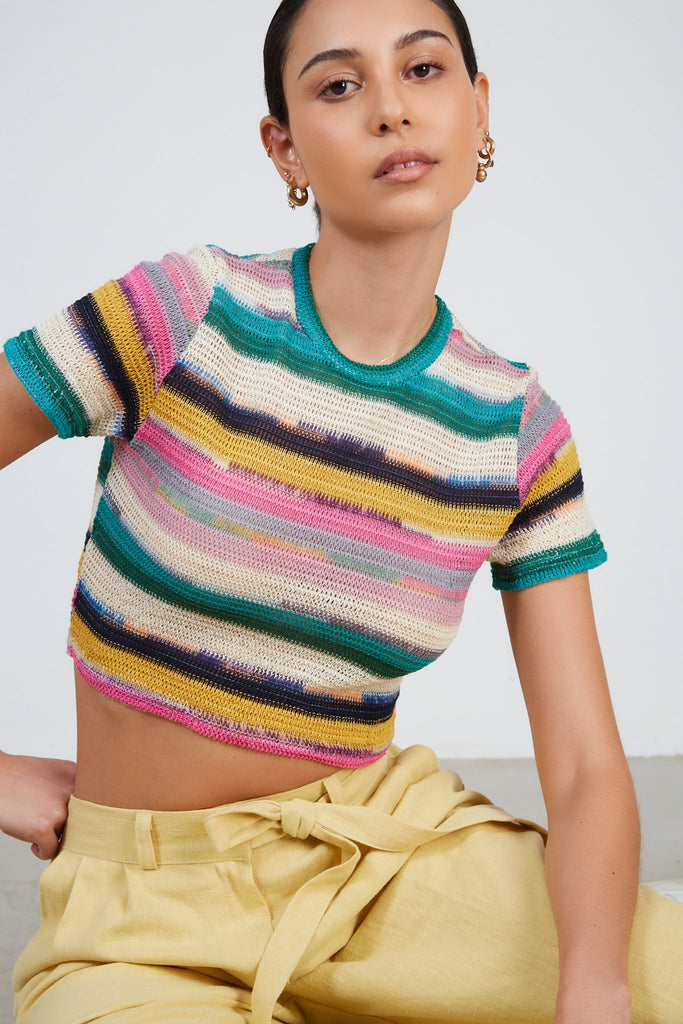 Green rainbow striped cropped tee_1