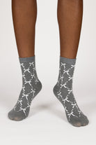 Grey and white ribbon and dots socks_4