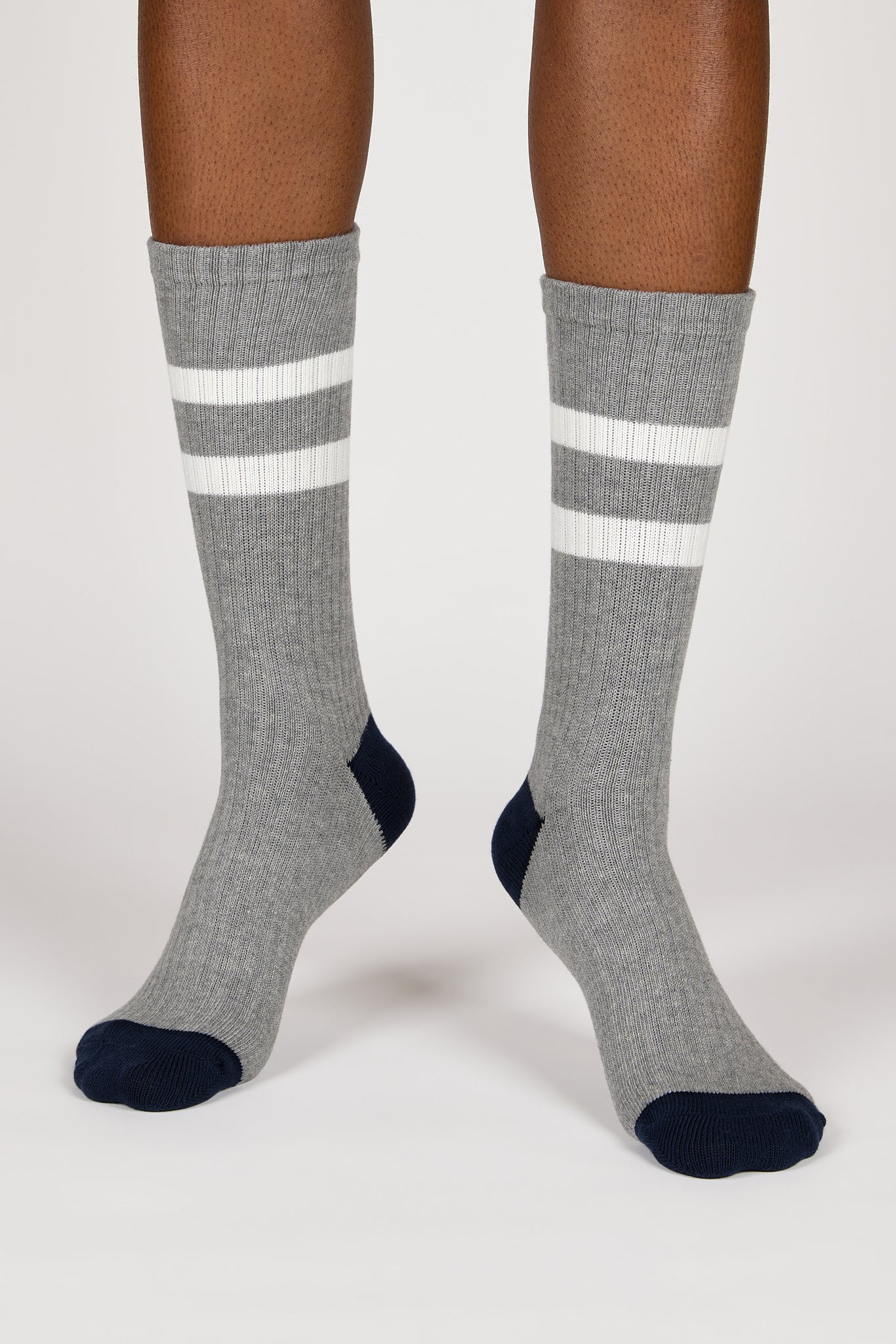 Grey and white varsity stripe blue trim socks_3